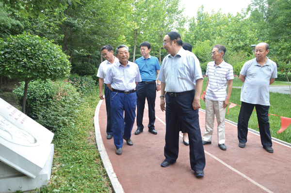 淄博市关工委常务主任王学刚来高新区调研