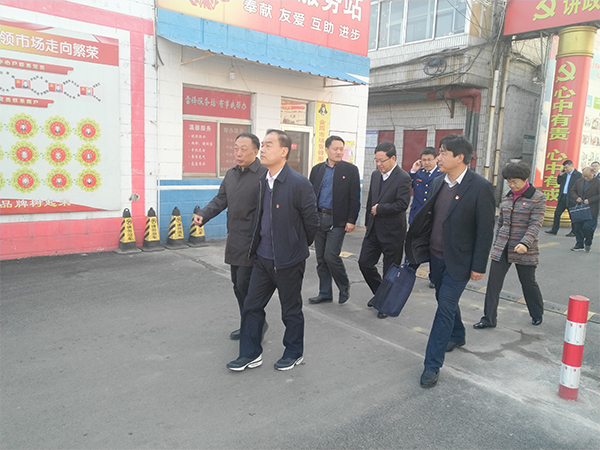 3月12日,区委副书记,区长刘伟在区委常委,副区长路德芝陪同下