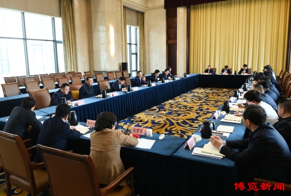 马晓磊主持召开全市陶瓷琉璃产业高质量发展座谈会