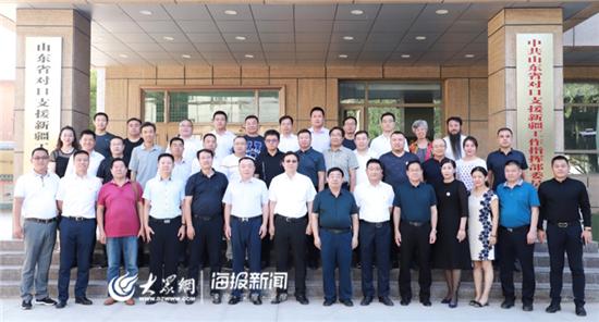 座谈会1.jpg