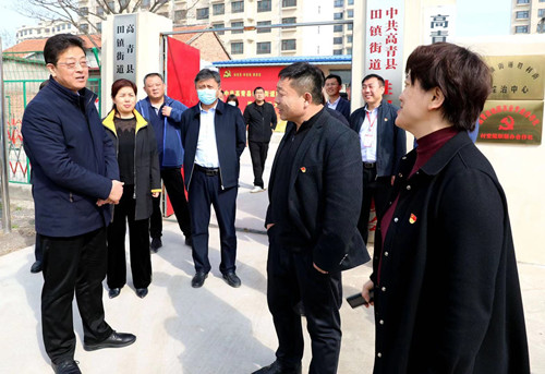 4月5日,县委书记王金栋调研村(社区"两委"换届工作及新冠疫苗接种