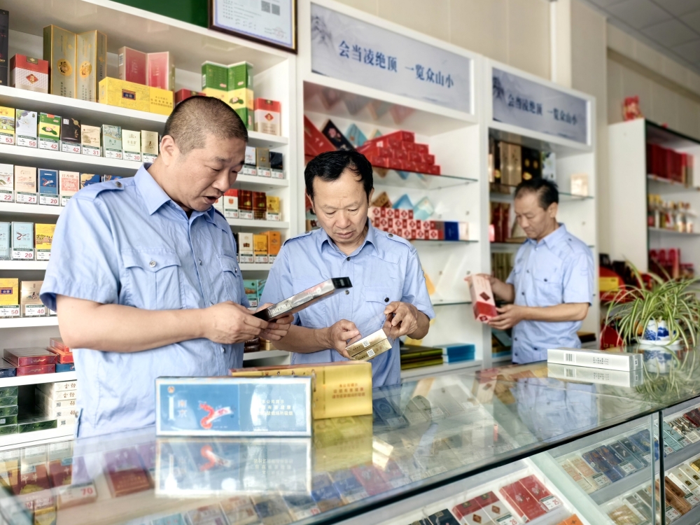 聚焦“点线面网”精准发力全力打造烟草市场打私打假“新格局”