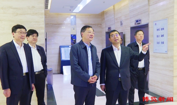 马晓磊率队赴上海开展招商活动